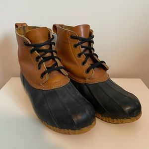 Eddie Bauer Women’s size 9 Waterproof Leather Rubber Duck Boots